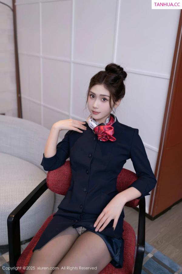   [XiuRen]高清写真图 2025.11.13 No.10982 刘婷婷 空姐制服第5张图片
